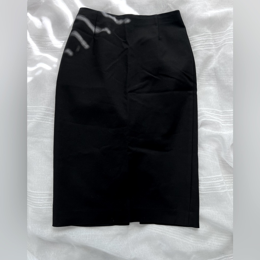 HM knee length skirt black size M